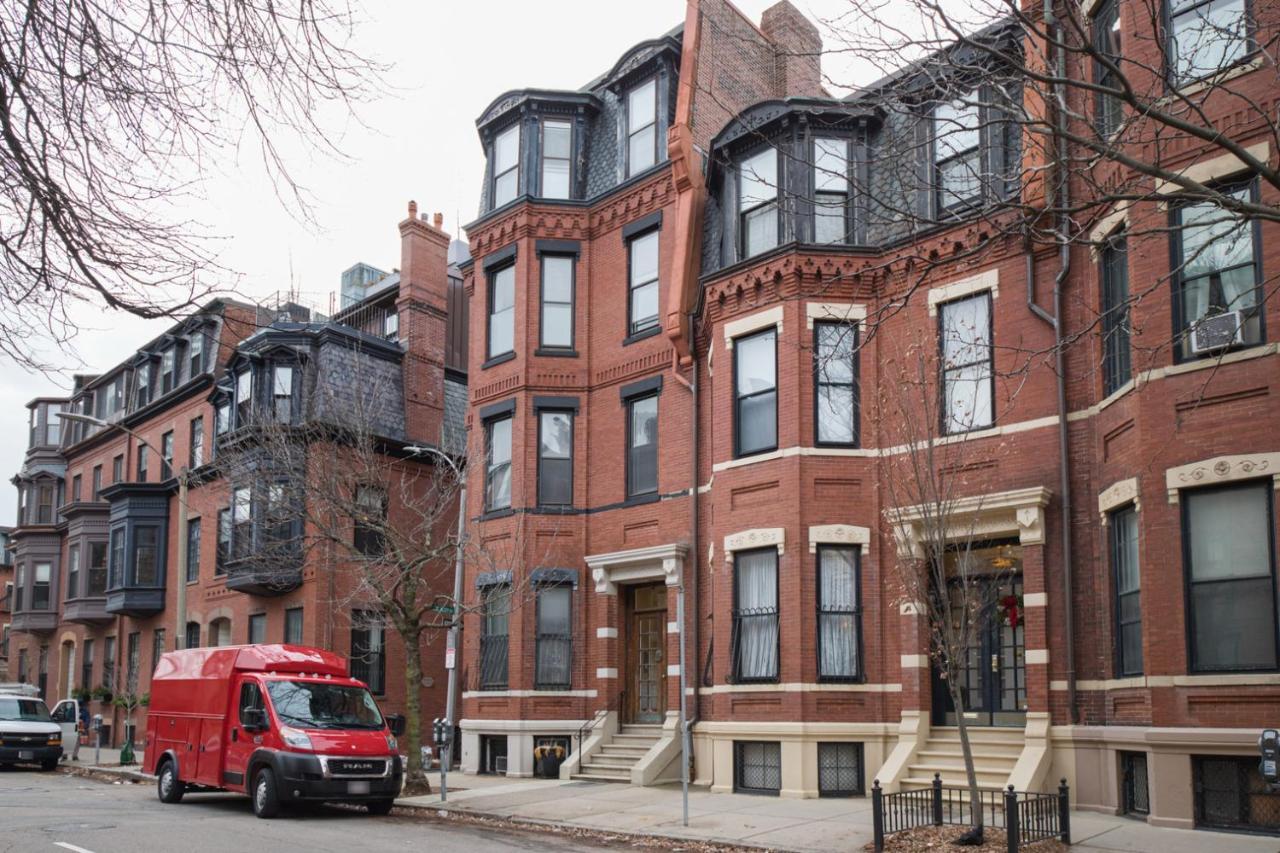Apartment Back Bay Studio Steps From Newbury T Bos-557